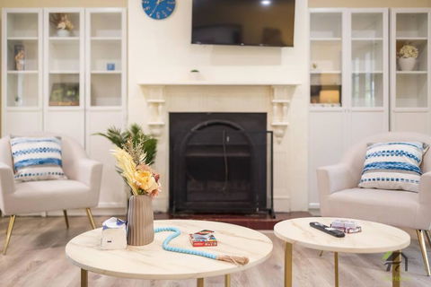 Modern Four-bedroom House In Castle Hill - Hervey Bay Accommodation 2