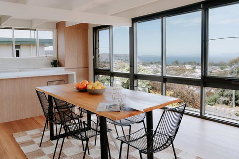 Modern Home Overlooking River - Hervey Bay Accommodation 0