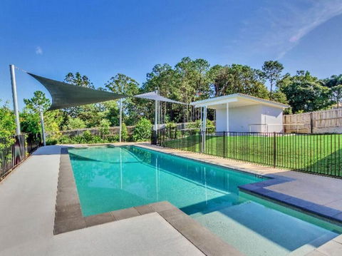 Modern Homely Townhouse With Pool Access & Free WIFI - Tourism Hervey Bay 0