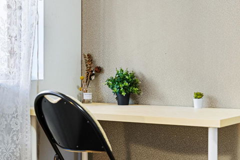 Modern Private Single Room - Centrally Located At Liverpool - Shared Bathroom - Tourism Hervey Bay 2