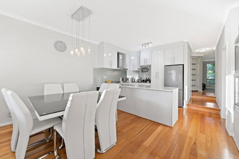 Modern Scarborough Townhouse - Tourism Hervey Bay 0