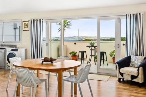 MUS14 - 2 Bedroom Apartment - Muston Street, Mosman - Hervey Bay Accommodation 0