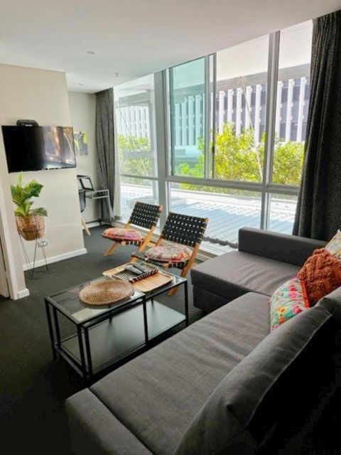 NEW Exquistely Furnished 2 Bedroom Apartment - Hervey Bay Accommodation 1