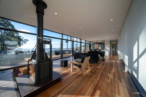 Mountain Top Snug, House Itas - Tourism Hervey Bay 1