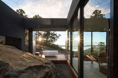 Mountain Top Snug, Studio Itas - Tourism Hervey Bay 1