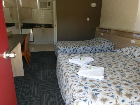 Motel Monaco - Tourism Hervey Bay 2