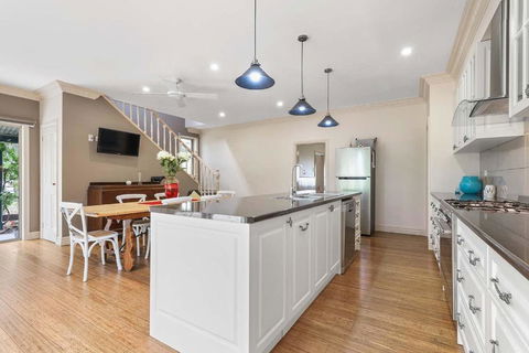 Mount Bolton Retreat - Hervey Bay Accommodation 3