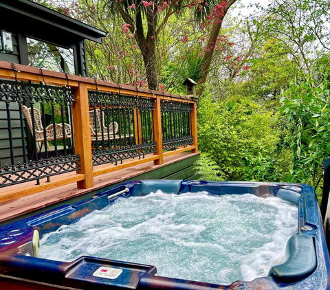Mountain Cottage In Dandenong Ranges - Hervey Bay Accommodation 1