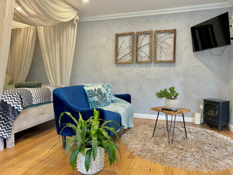 Mountain Cottage In Dandenong Ranges - Hervey Bay Accommodation 2