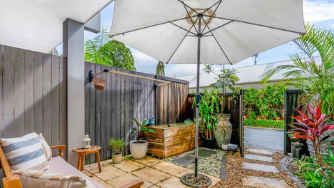 Mullum Haven 3 - Central & Stylish Townhouse - Tourism Hervey Bay 2