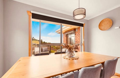 Natural & Relax House In Ulverstone - Hervey Bay Accommodation 3