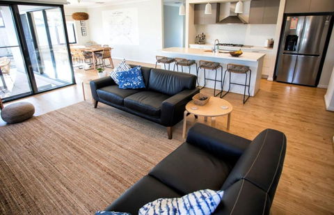 NAUTILUS - Hervey Bay Accommodation 0