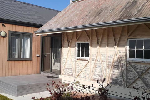 NEST- Luxury Vineyard Accommodation - Tourism Hervey Bay 2