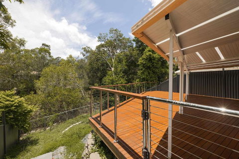 NEW 3BR Serene Creekside Retreat In Helensvale - Hervey Bay Accommodation 0