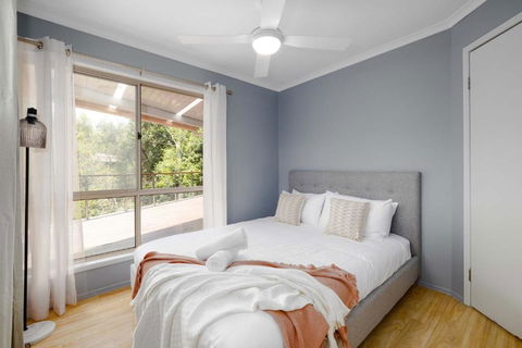 NEW 3BR Serene Creekside Retreat In Helensvale - Hervey Bay Accommodation 2