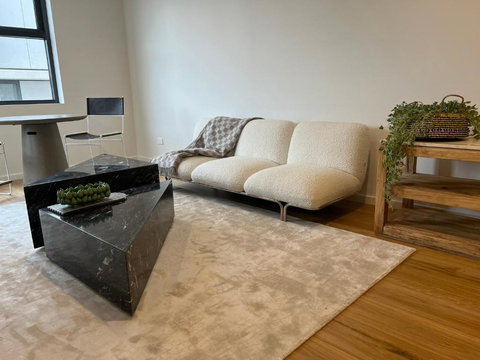 NEW BOUTIQUE 1bd Apt - Hervey Bay Accommodation 2