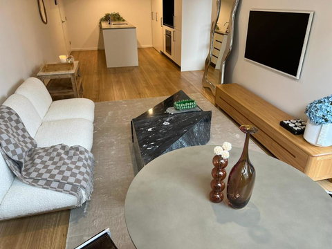 NEW BOUTIQUE 1bd Apt - Hervey Bay Accommodation 1