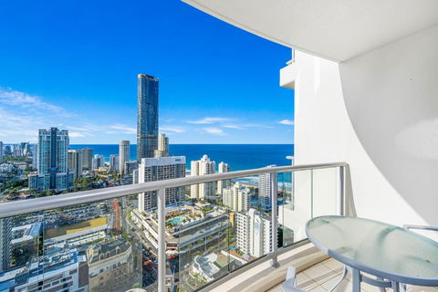 NEW Chevron Ocean Views Central Surfers. - Hervey Bay Accommodation 0