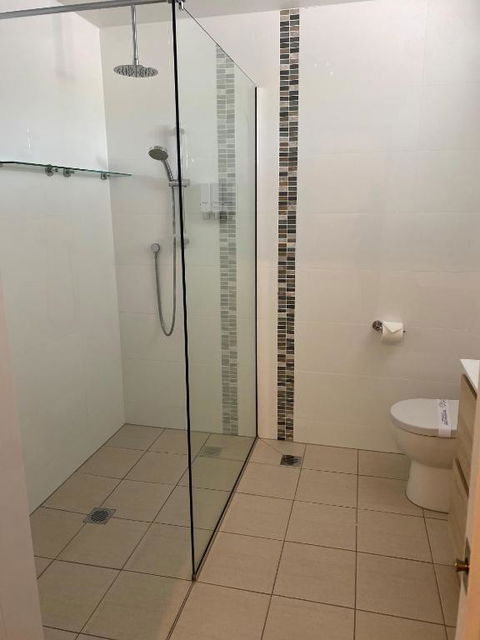 New England Motor Lodge - Hervey Bay Accommodation 1