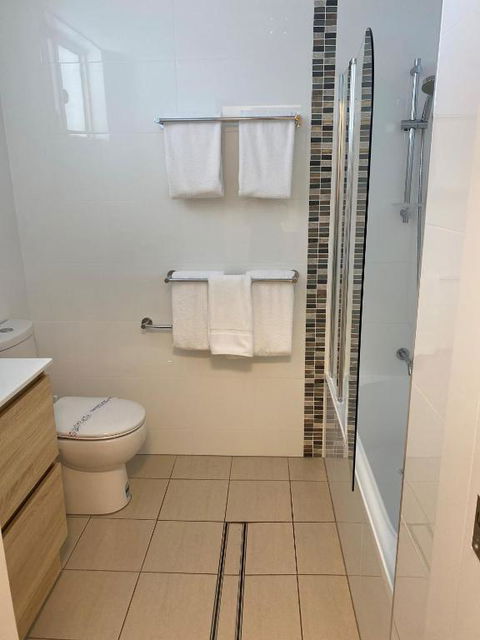 New England Motor Lodge - Hervey Bay Accommodation 3