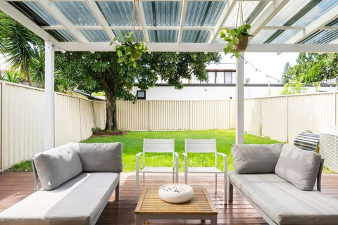 NEW Furnish, 3 Min SYD Airport, 1 Min Walk Beach - Hervey Bay Accommodation 0