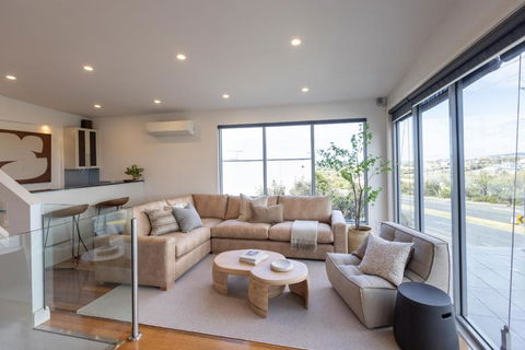 NEW Pleasant View Stays TORQUAY - Hervey Bay Accommodation 0