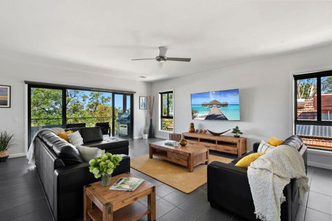 NEW - Sunrise Waters Holiday House - Tourism Hervey Bay 2