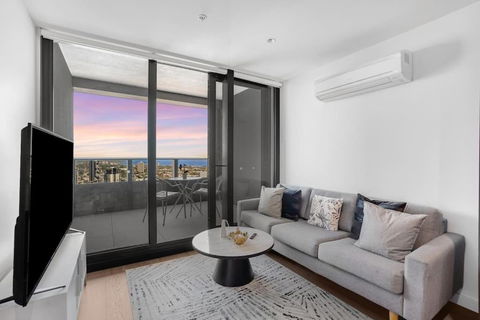 NEW Waterfront Living With Sublime Views 2B1B - Hervey Bay Accommodation 1