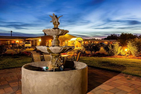 Newell Motor Inn Narrandera - Hervey Bay Accommodation 0