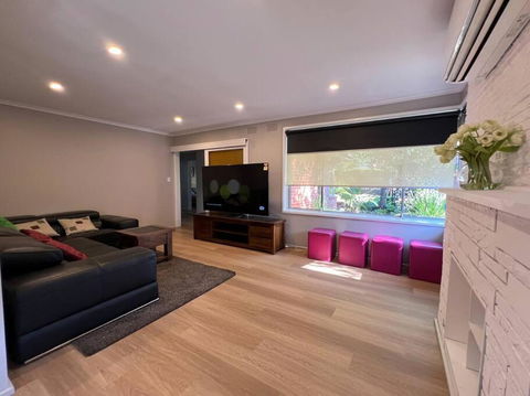 Newly Refurbished House- SuperFast Internet - Hervey Bay Accommodation 1