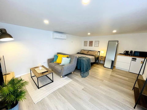 Newly Renovated Contemporary Private Studio Near Hobart CBD And Airport - Hervey Bay Accommodation 0