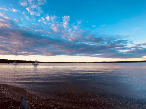 New Property Seabreeze Bungalow - Lakeview Sunset Delight At Sunshine On Lake Macquarie - Tourism Hervey Bay 0