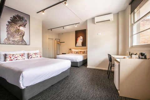 Nightcap At The Charles Hotel - Hervey Bay Accommodation 1