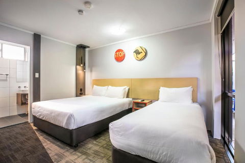 Nightcap At Jamison Hotel - Tourism Hervey Bay 1