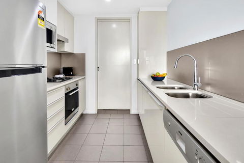 North Sydney Large Two Bedroom MIL2302 - Hervey Bay Accommodation 3