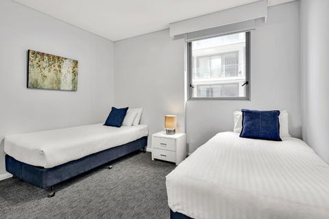 North Sydney Large Two Bedroom MIL2252402 - Hervey Bay Accommodation 3