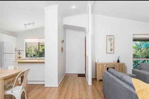 NORTH BYRON BEACH HOUSE Surf Sun Sand - Hervey Bay Accommodation 3