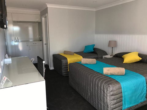 Oasis Motel - Hervey Bay Accommodation 0