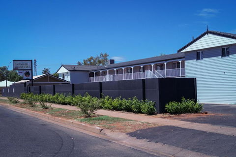 Oasis Motel - Hervey Bay Accommodation 2
