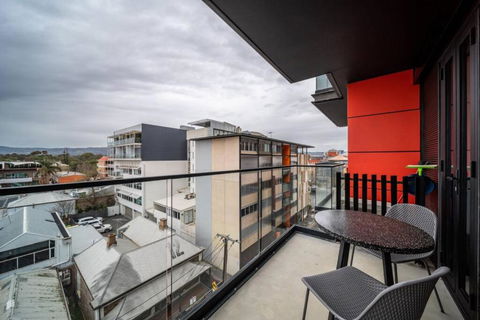 Obsidian On Flinders St 1BR Designer East End - Tourism Hervey Bay 3