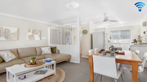 Ocean Blue Apartment Five - Tourism Hervey Bay 0