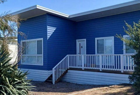 Ocean Blue - Linen, WiFi And Pet Friendly - Tourism Hervey Bay 0