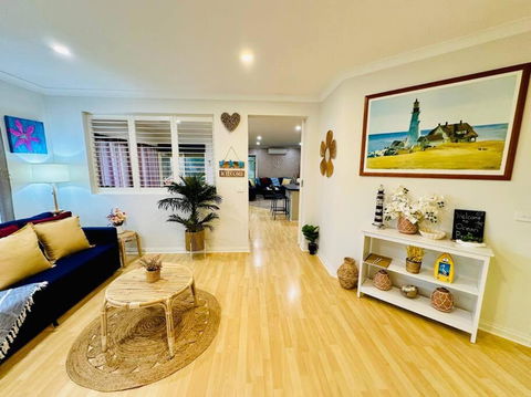 Ocean Breeze Family Getaway - Short Drive To Beach & Adventure Park - Hervey Bay Accommodation 0