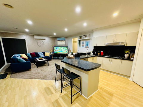 Ocean Breeze Family Getaway - Short Drive To Beach & Adventure Park - Hervey Bay Accommodation 1