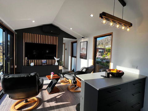 Ocean Breeze Homestays 1 - Tourism Hervey Bay 0
