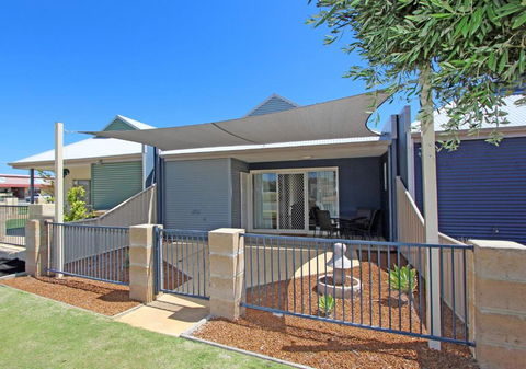 Ocean Breeze - Hervey Bay Accommodation 0