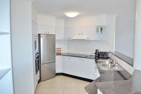 Ocean Shores Apartment 17 - Bring You Own Linen. - Tourism Hervey Bay 2