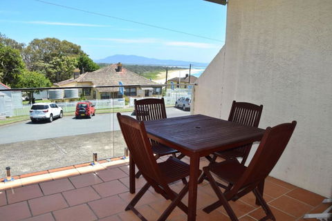 Ocean View 1 - Bring Your Own Linen. - Tourism Hervey Bay 2