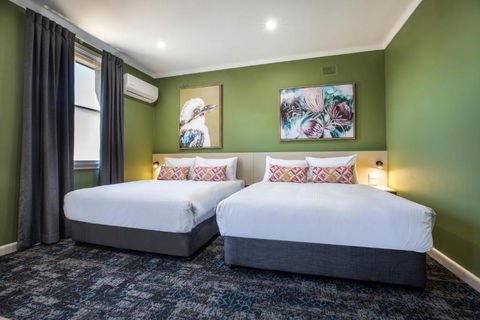 Nightcap At Pritchards Hotel - Hervey Bay Accommodation 3
