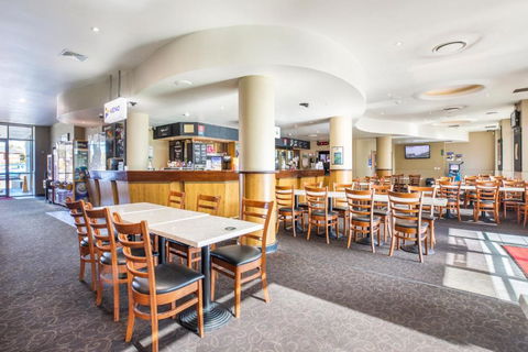 Nightcap At Pritchards Hotel - Hervey Bay Accommodation 2